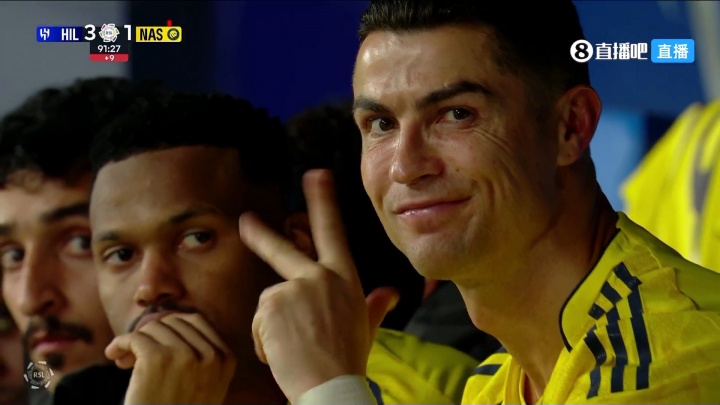 体育入口-C罗做手势暗示被"偷窃"，拜因体育：C罗可能面临2至4场禁赛+罚款