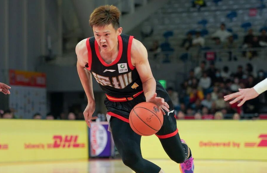 KAIYUN APP-周鹏1000三分里程碑CBA历史第14人 深圳大胜同曦夺4连胜